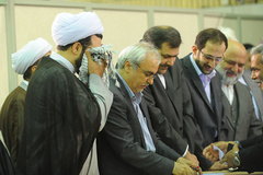 حضور مقام معظم رهبری در پای صندوق دومین مرحله از نهمین دوره انتخابات مجلس شورای اسلامی